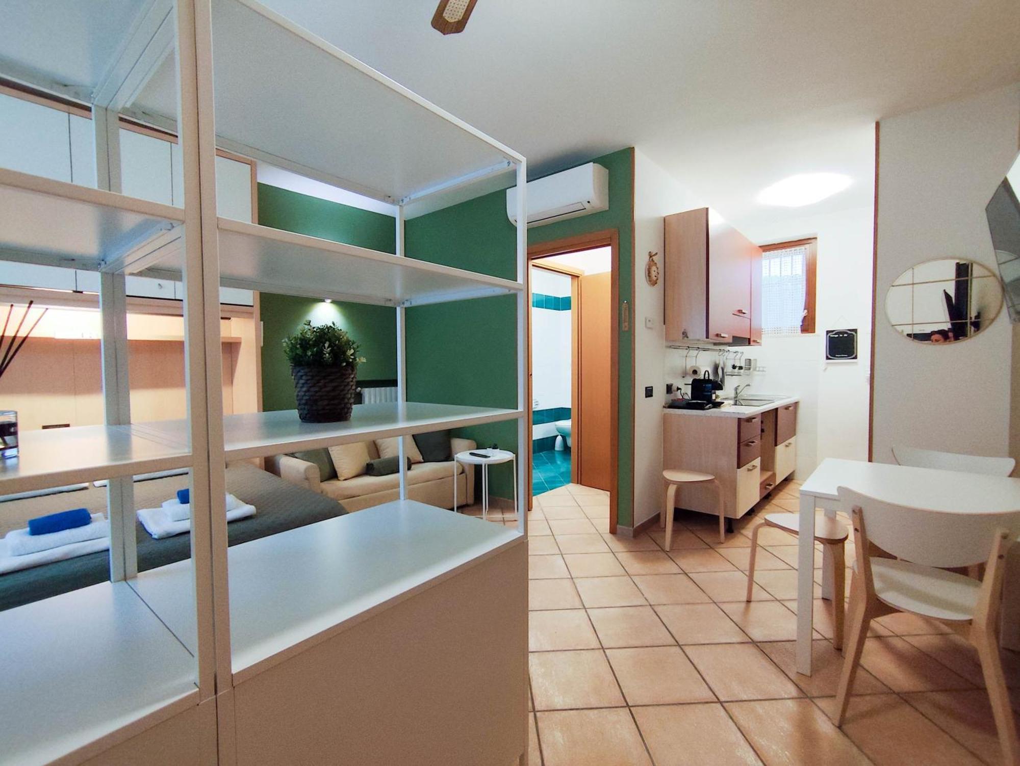 Apartmán Nel Centro Di Desenzano Desenzano del Garda Exteriér fotografie